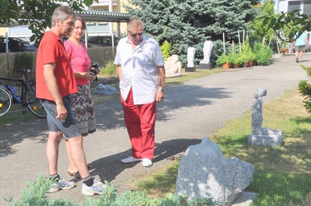 Bürgermeister Erich Klein im Skulpturengarten